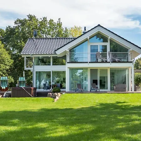 Fuenfjahreszeiten In Bodstedt * Fuhlendorf (Mecklenburg-Vorpommern)